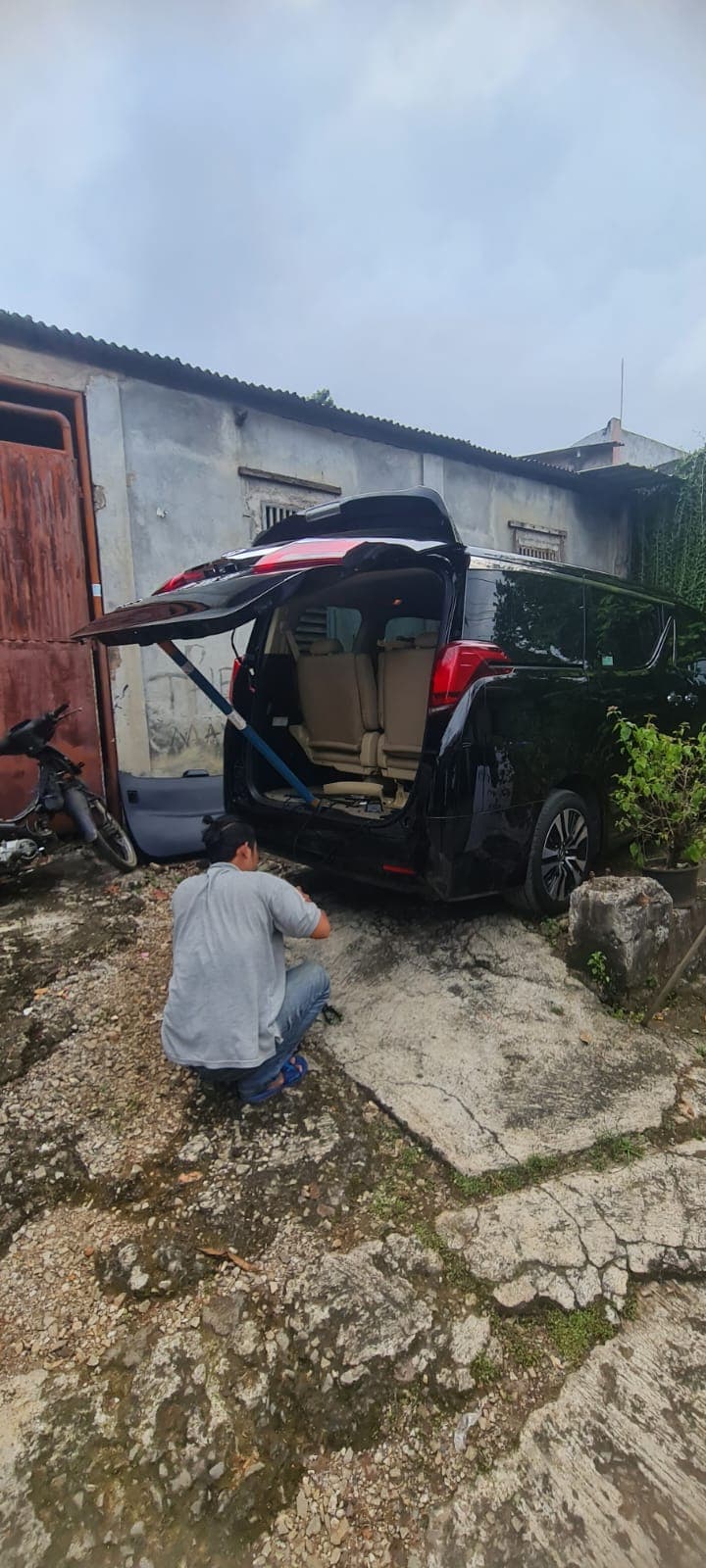 Servis Sliding Door Mobil Toyota
